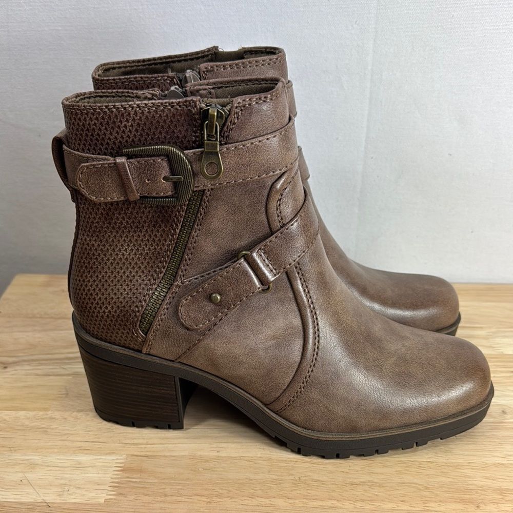 Baretraps Towanda Lug Sole Booties- Mushroom- Size 9 M- NEW